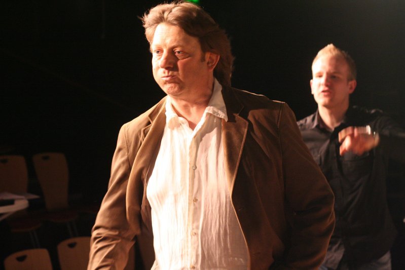 Szene aus Benefiz - Jeder rettet einen Afrikaner