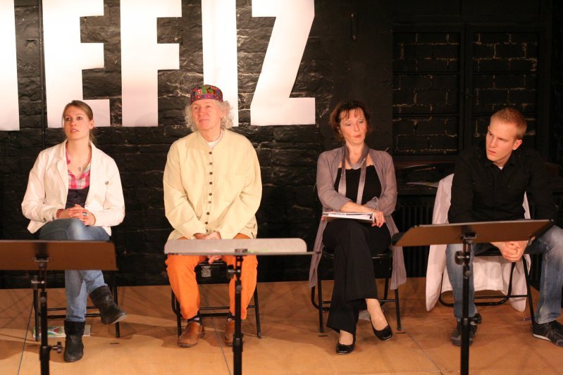 Szene aus Benefiz - Jeder rettet einen Afrikaner