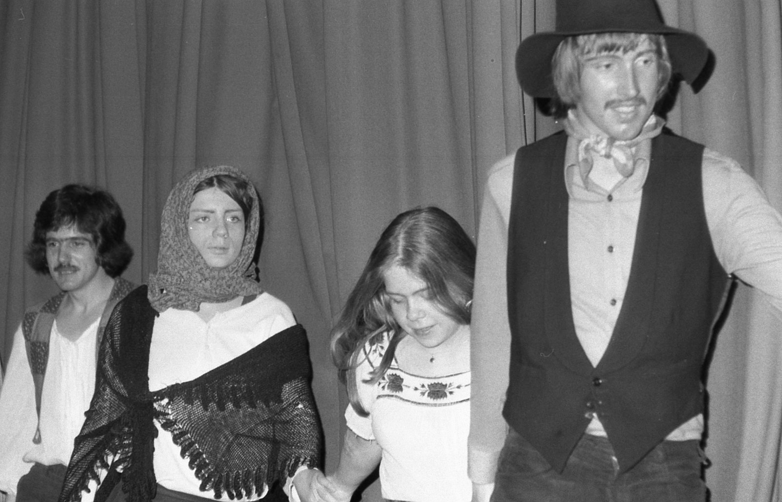 Szene aus Die kleine schwarze Henne