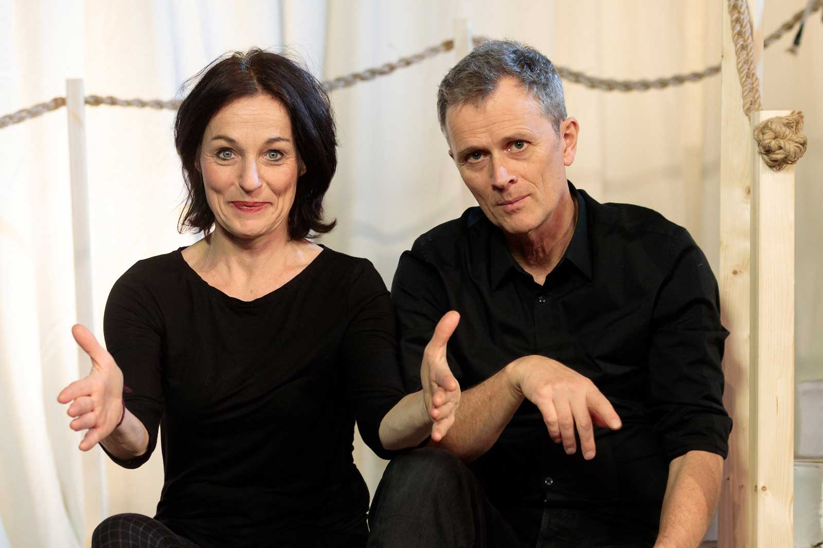 Stupid Lovers - Überraschungsbesuch