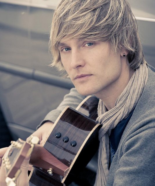 Sebastian Niklaus - Singer/Songwriter