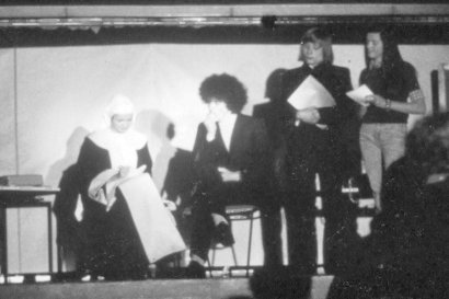 Zwei Hauben und eine Posaune